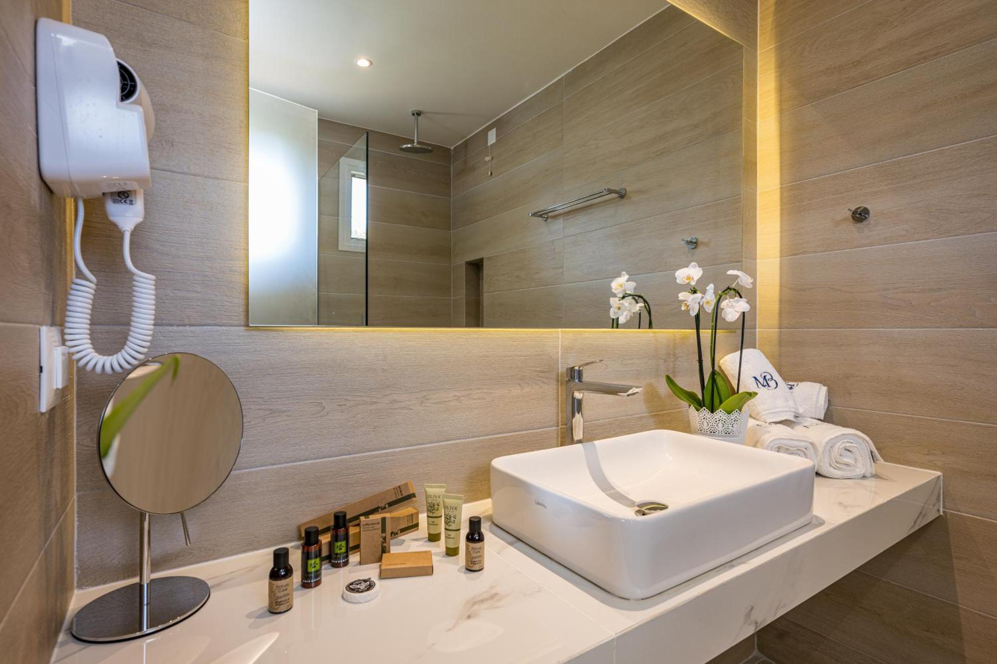 Mirage Bleu Hotel 查加基恩 外观 照片